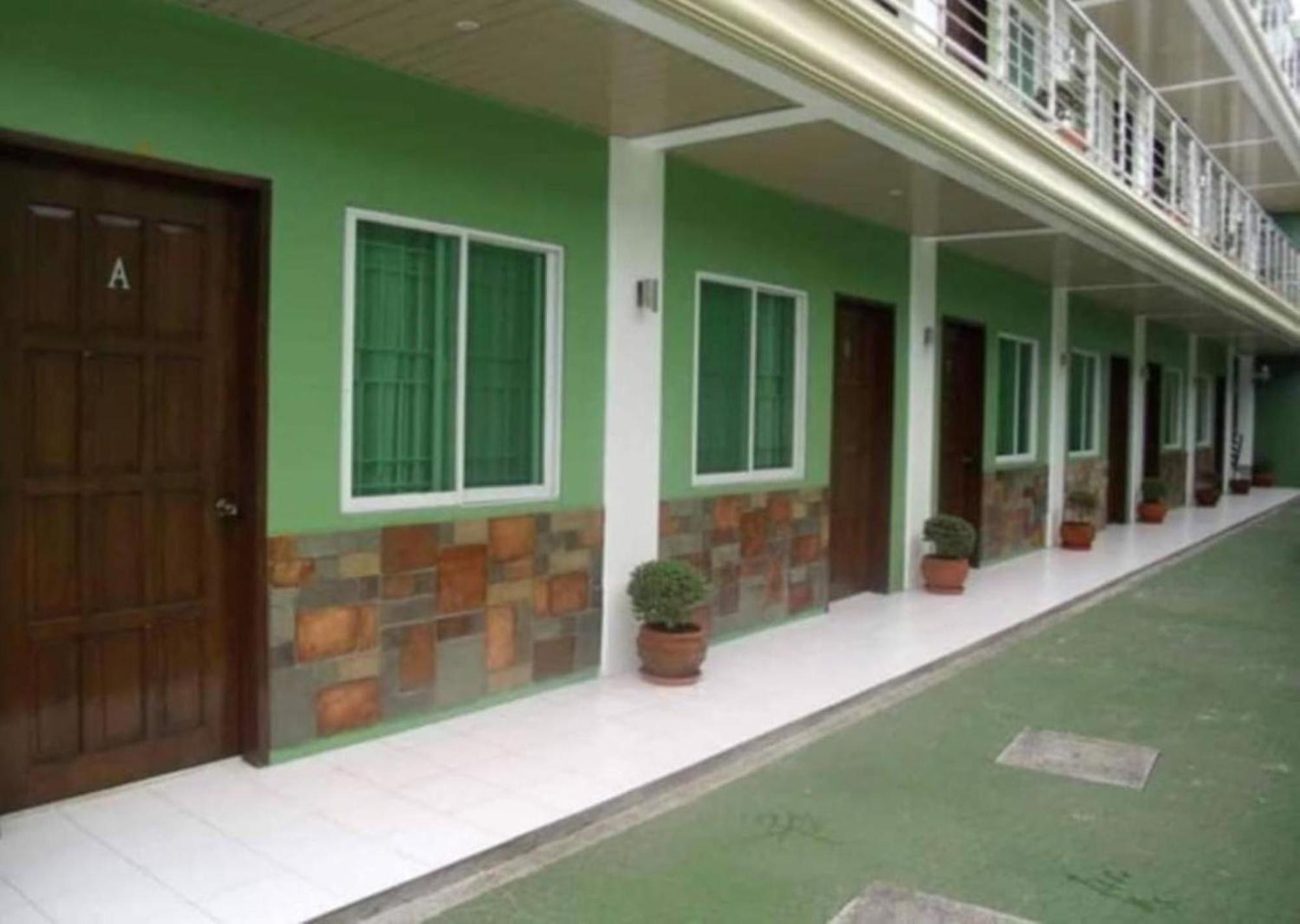 Reddoorz At Sta Cruz Naga City Eksteriør billede