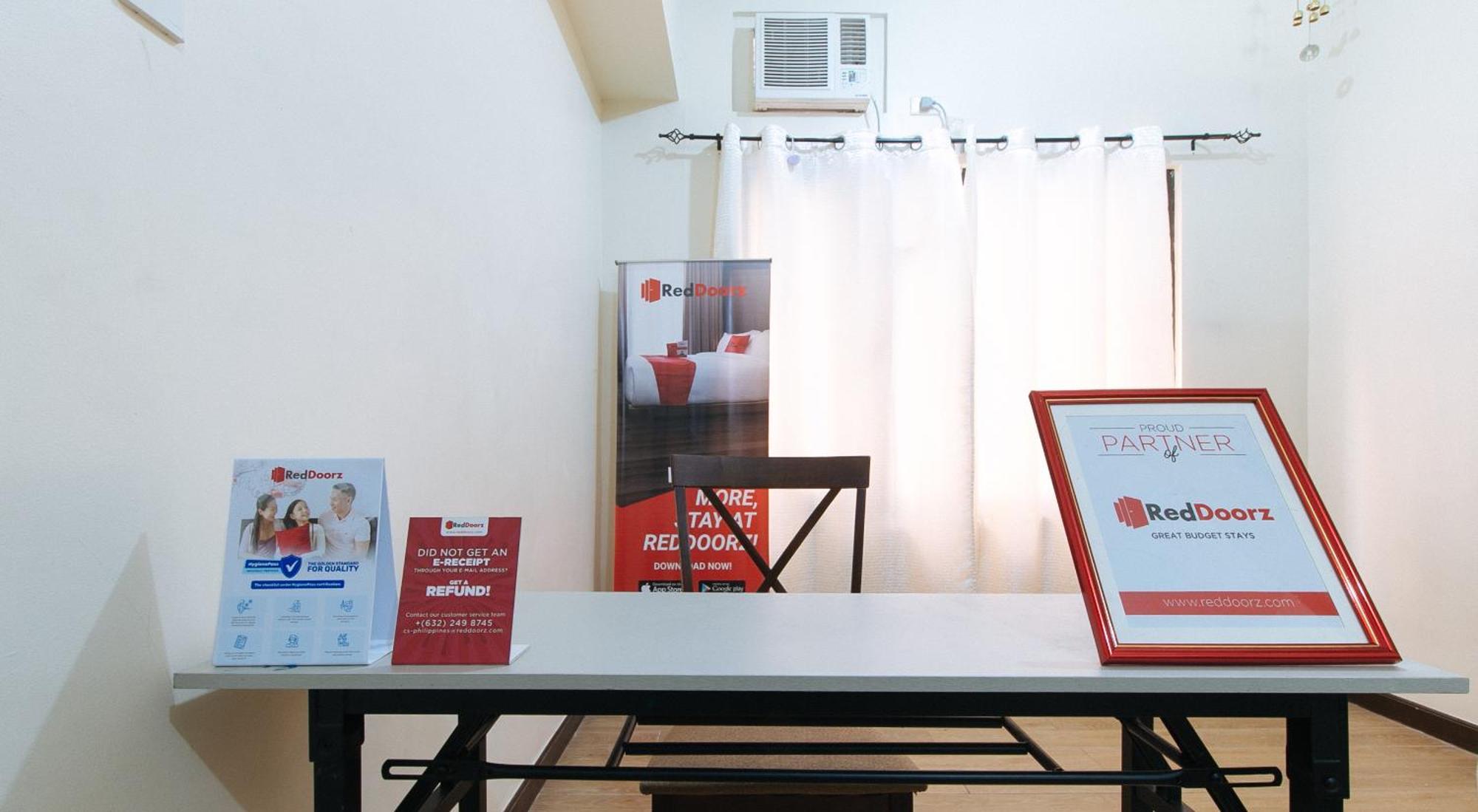 Reddoorz At Sta Cruz Naga City Eksteriør billede