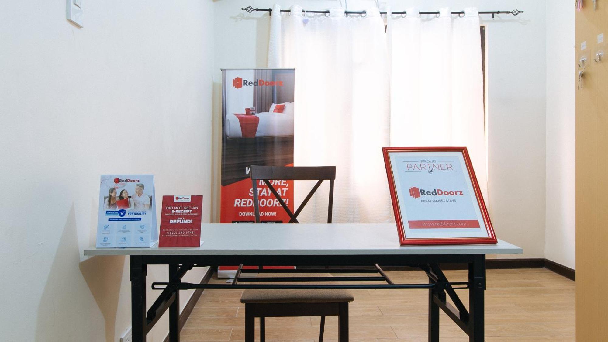 Reddoorz At Sta Cruz Naga City Eksteriør billede